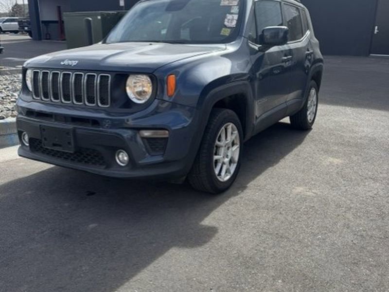 Used 2020 Jeep Renegade Latitude w/ Cold Weather Group image 19