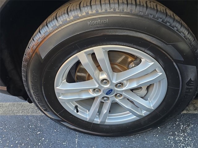 Used 2022 Ford Explorer XLT image 6