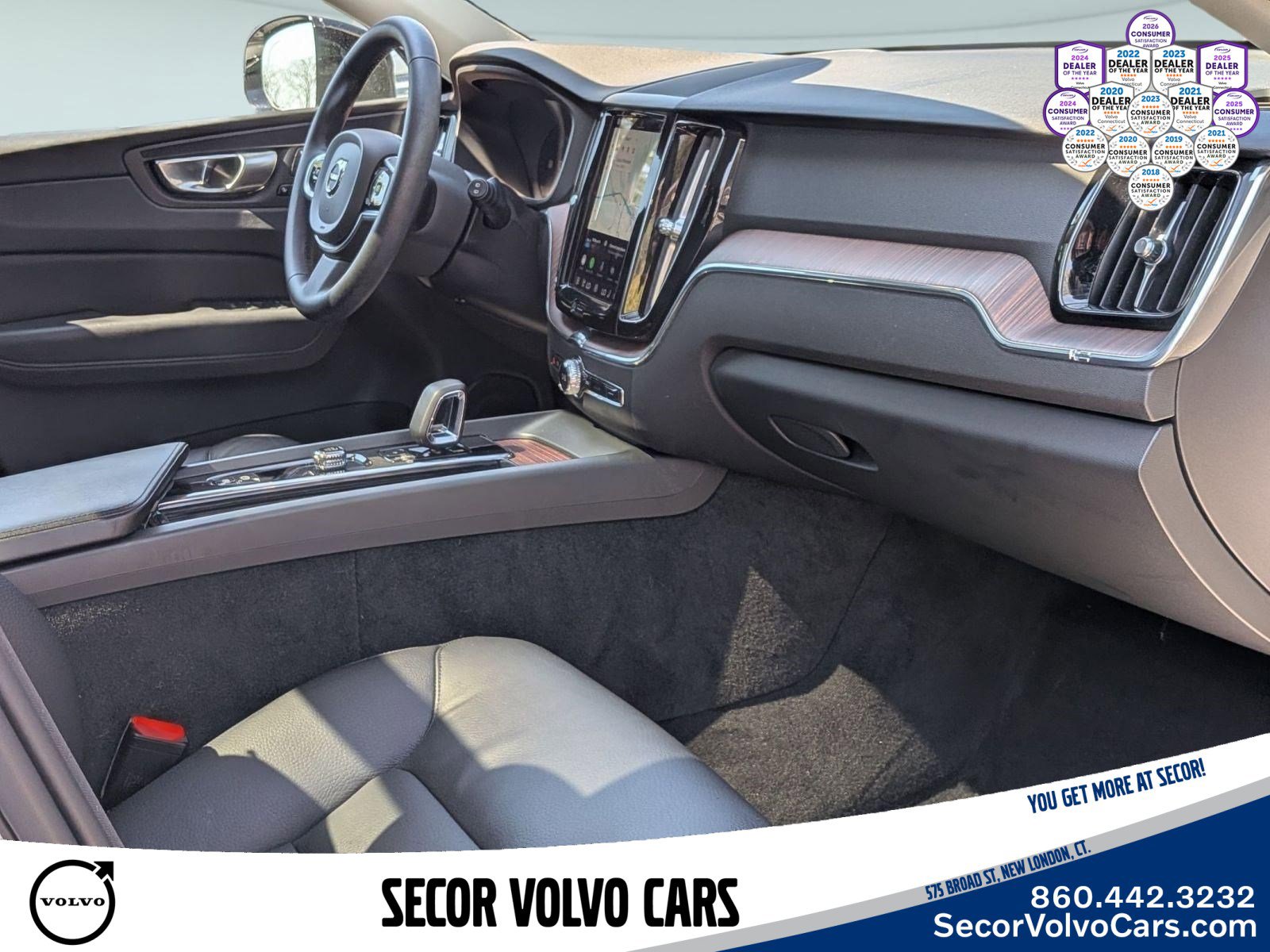 Certified 2024 Volvo XC60 B5 Plus w/ Protection Package Premier AWD/4WD image 27