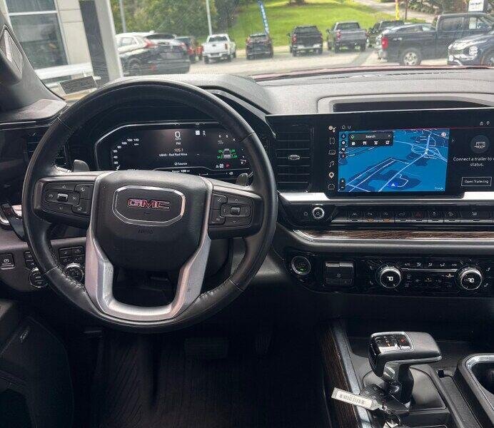 Used 2023 GMC Sierra 1500 Elevation w/ Elevation Premium Package AWD/4WD image 8