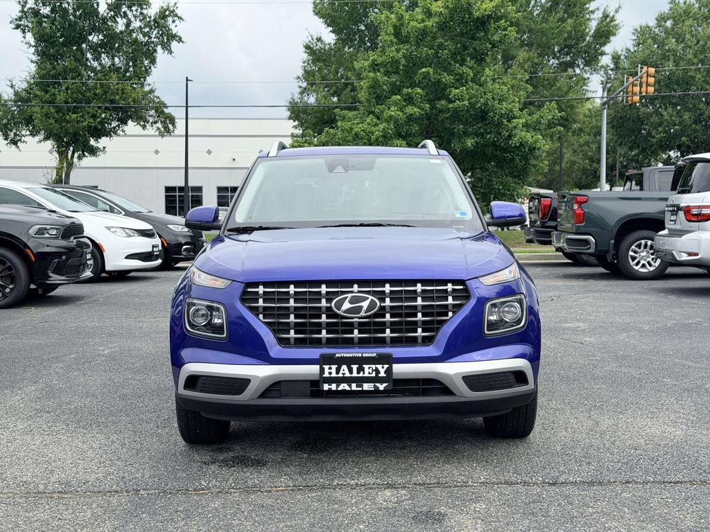 Used 2022 Hyundai Venue Limited w/ Cargo Package FWD image 6