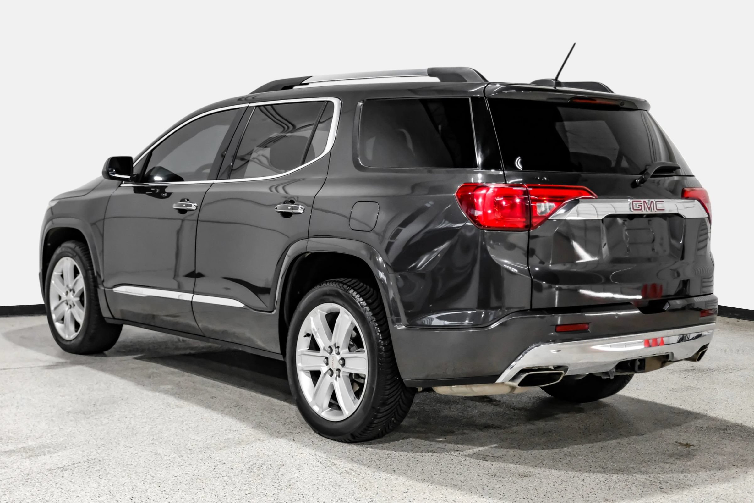 Used 2017 GMC Acadia Denali AWD/4WD image 8