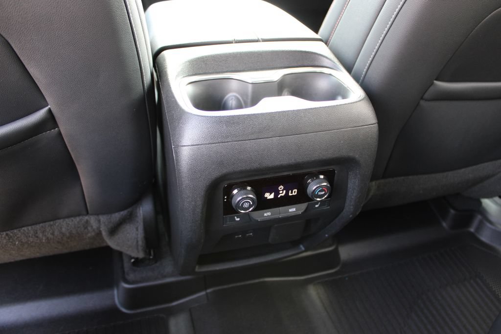 Used 2024 Chevrolet Traverse RS AWD/4WD image 44