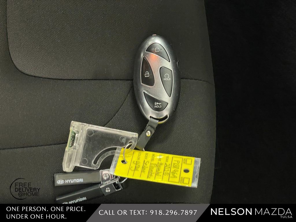 Used 2025 Hyundai Elantra Sport FWD image 41