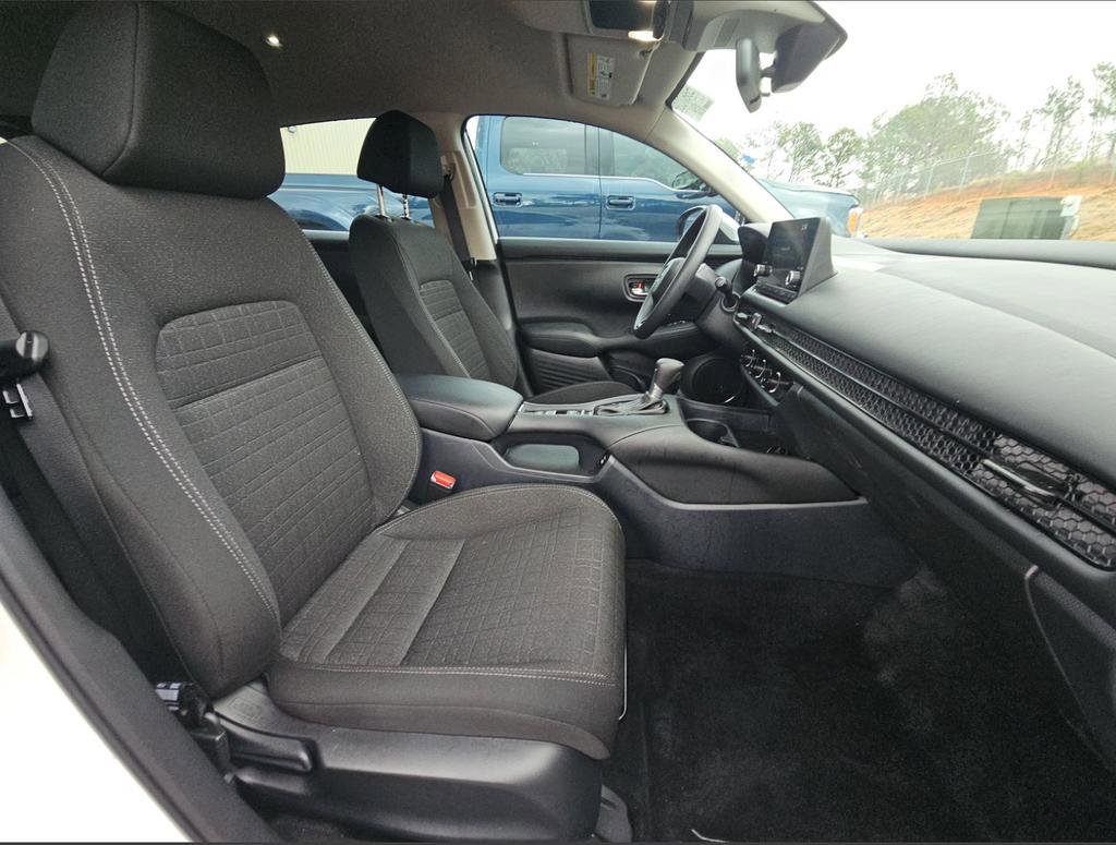 Used 2025 Honda HR-V LX image 15