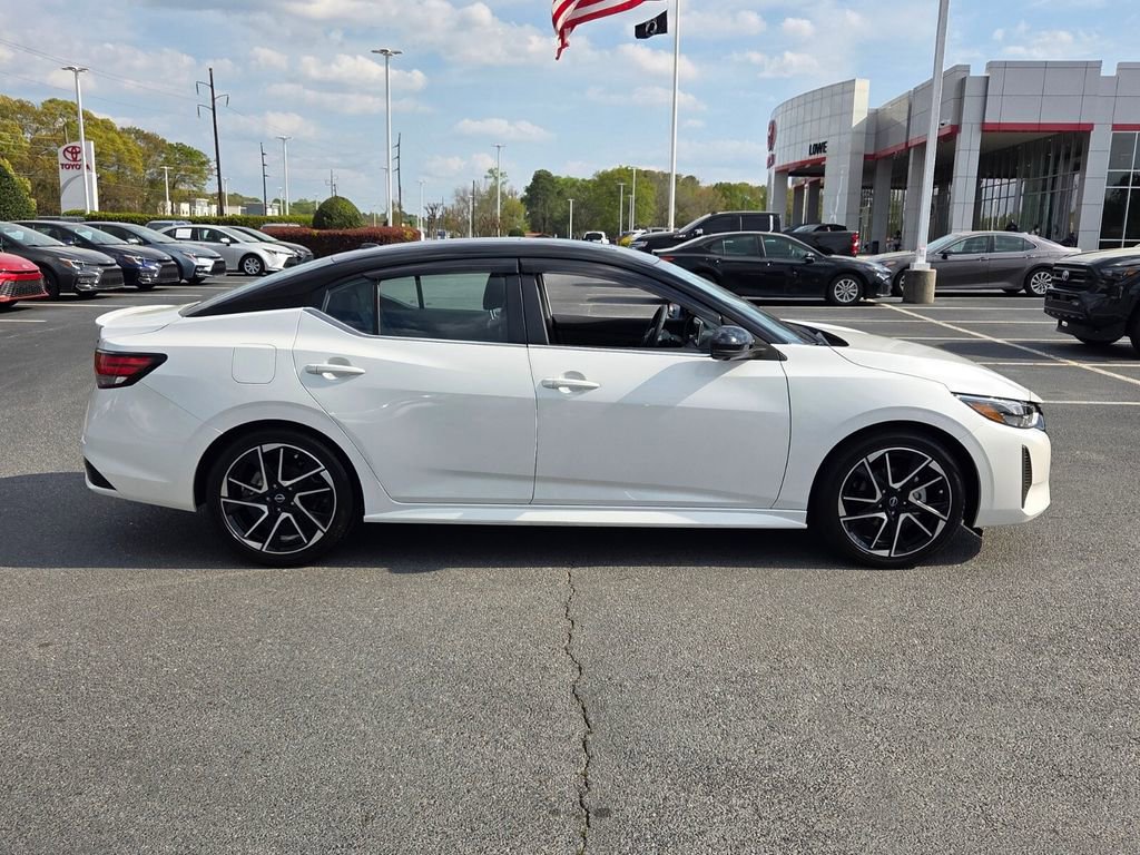 Used 2025 Nissan Sentra SR w/ SR Premium Package image 15