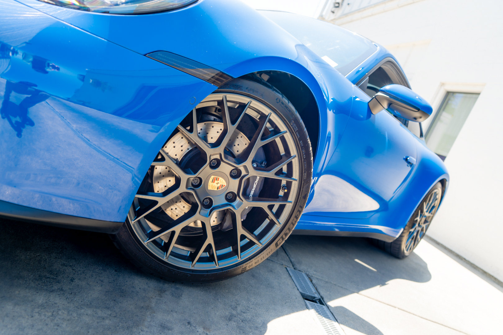 Used 2025 Porsche 911 Carrera RWD image 4