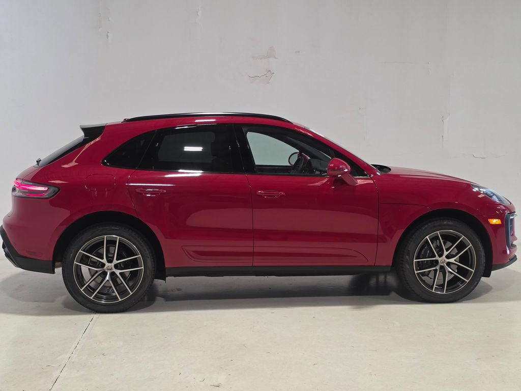 Certified 2026 Porsche Macan AWD/4WD image 8
