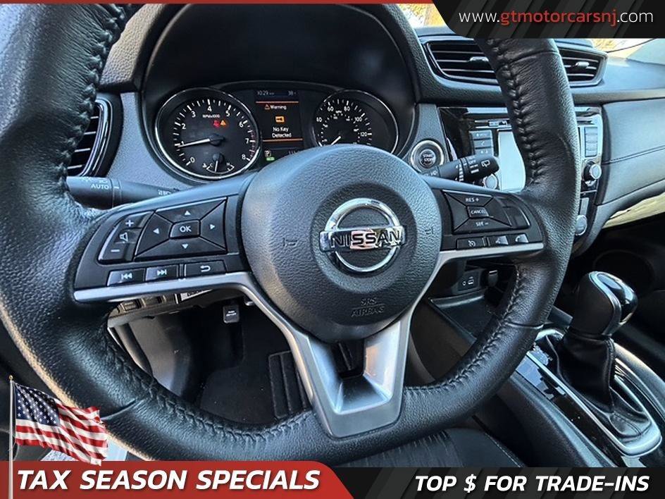 Used 2020 Nissan Rogue SV image 25