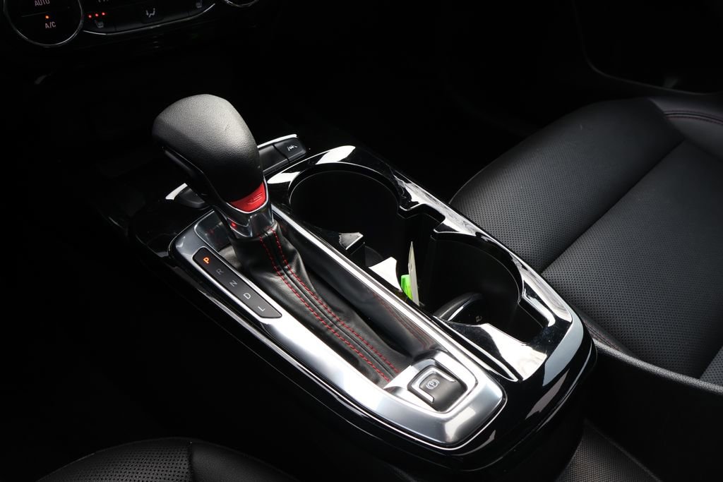 Certified 2024 Chevrolet Trax RS w/ Sunroof Package image 21