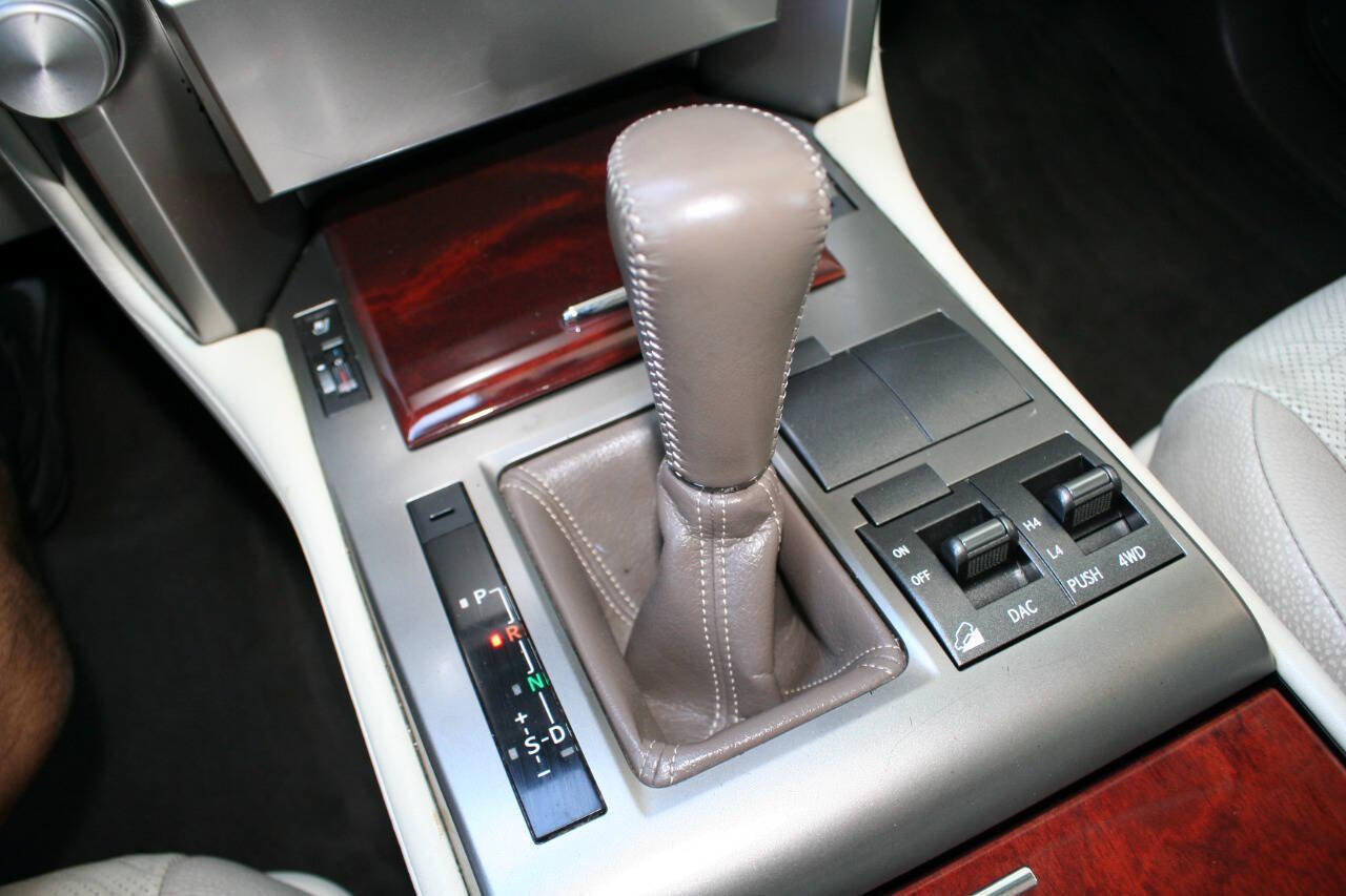 Used 2013 Lexus GX 460 w/ Convenience Pkg AWD/4WD image 18