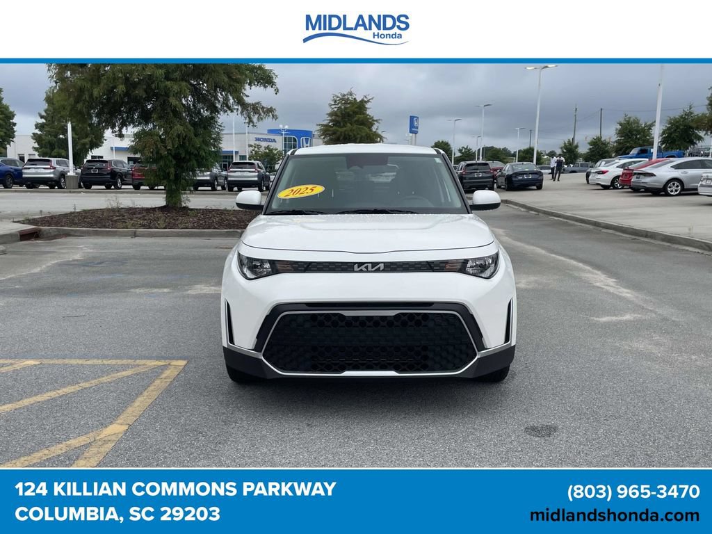 Used 2025 Kia Soul LX w/ LX Technology Package FWD image 2