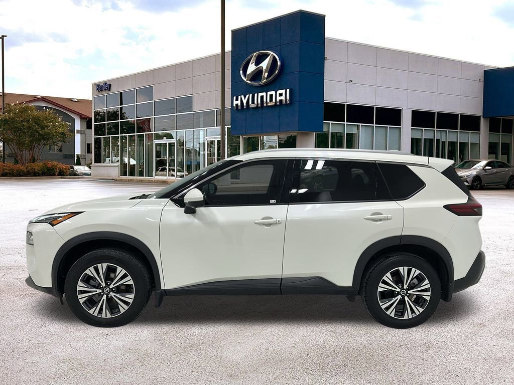 Used 2021 Nissan Rogue SV w/ Premium Package image 2