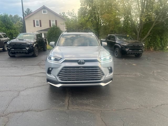 Used 2025 Toyota Grand Highlander AWD Hybrid image 2