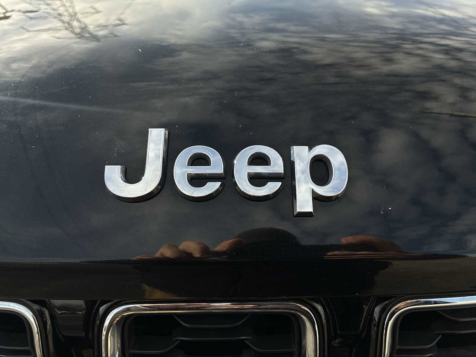 Used 2023 Jeep Grand Cherokee Limited image 32