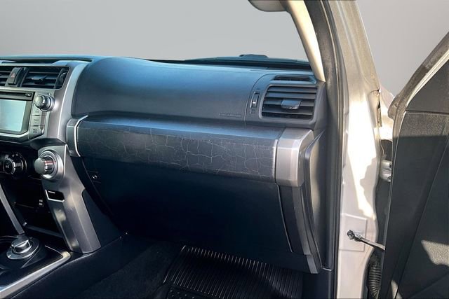 Used 2016 Toyota 4Runner SR5 image 15