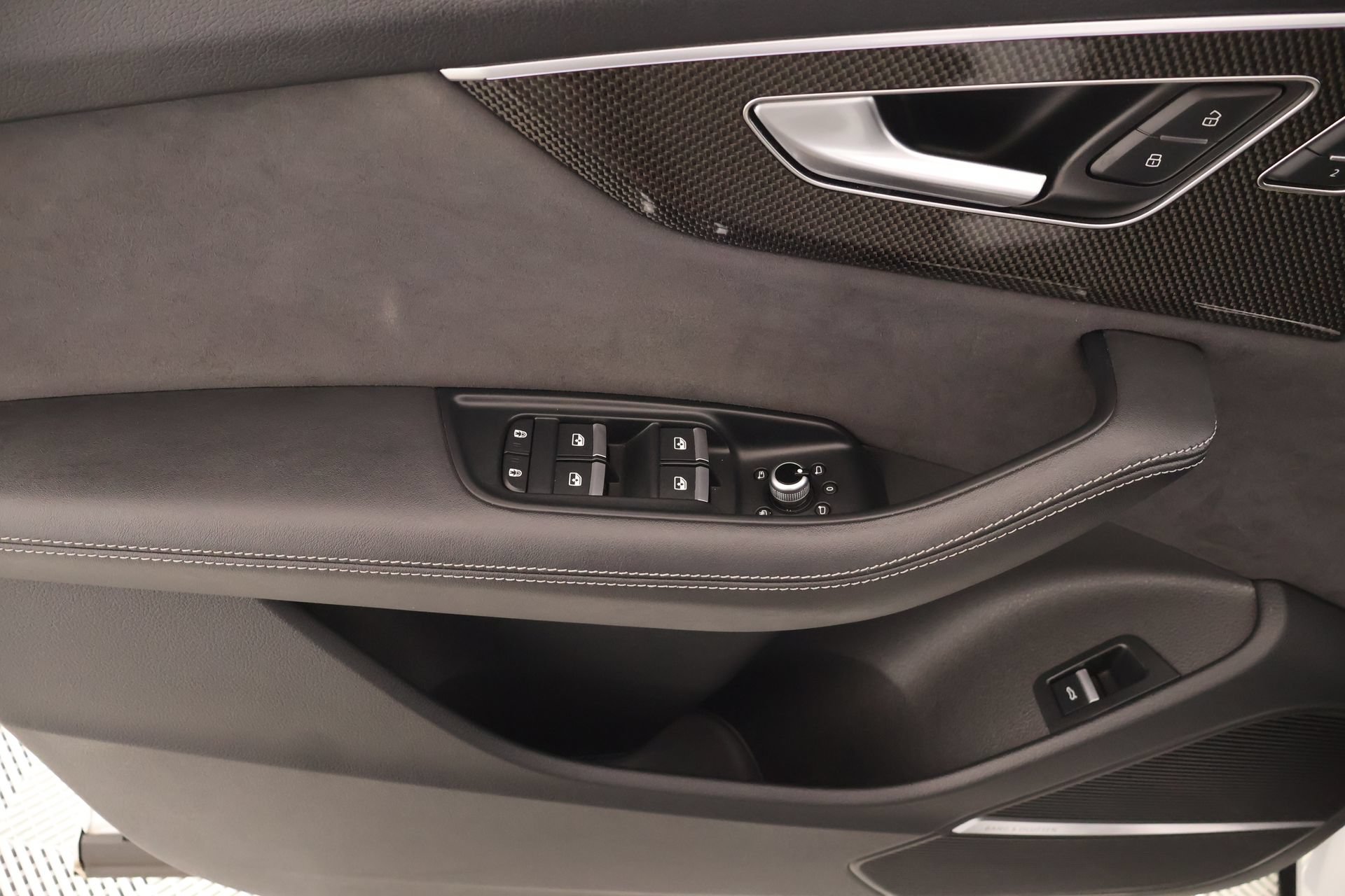 Used 2023 Audi SQ7 Prestige AWD/4WD image 17