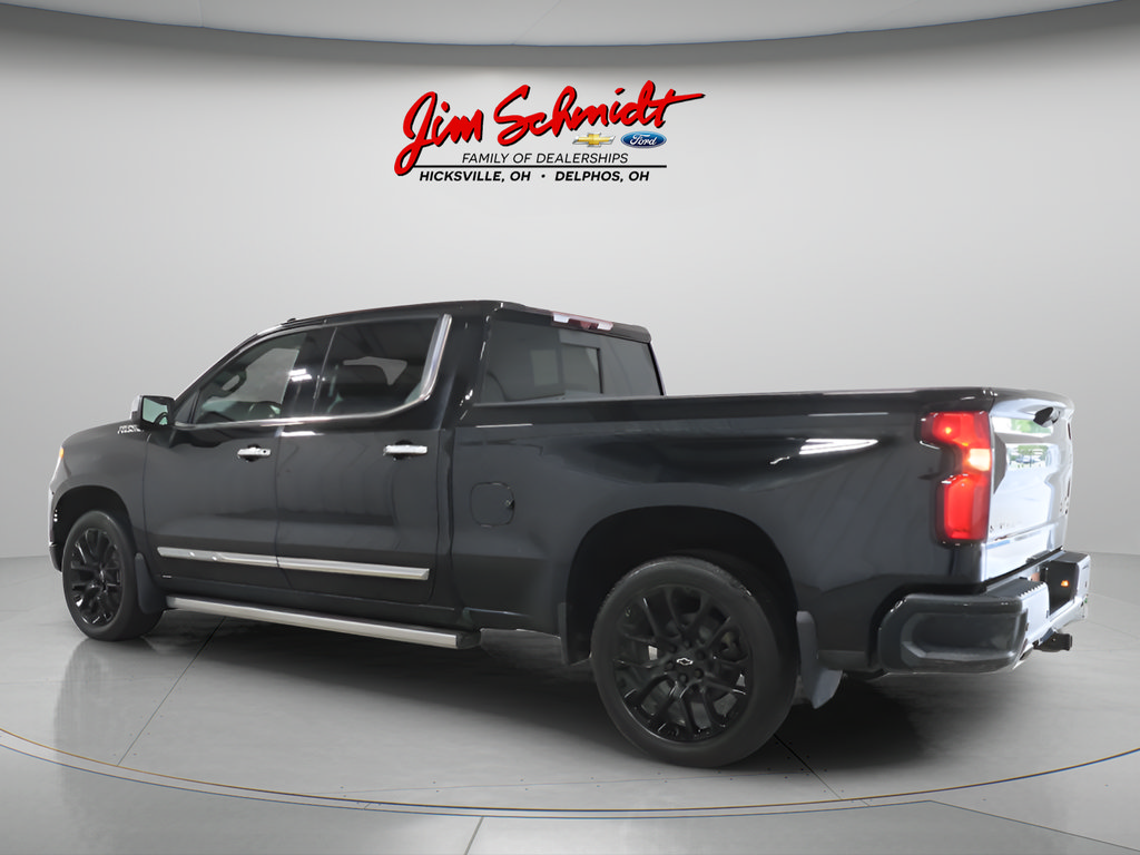 Used 2024 Chevrolet Silverado 1500 High Country w/ Technology Package AWD/4WD image 3