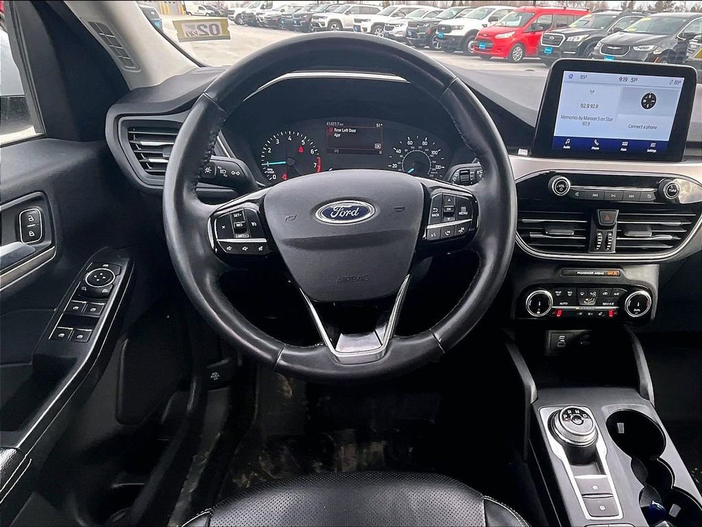 Used 2022 Ford Escape SEL image 17