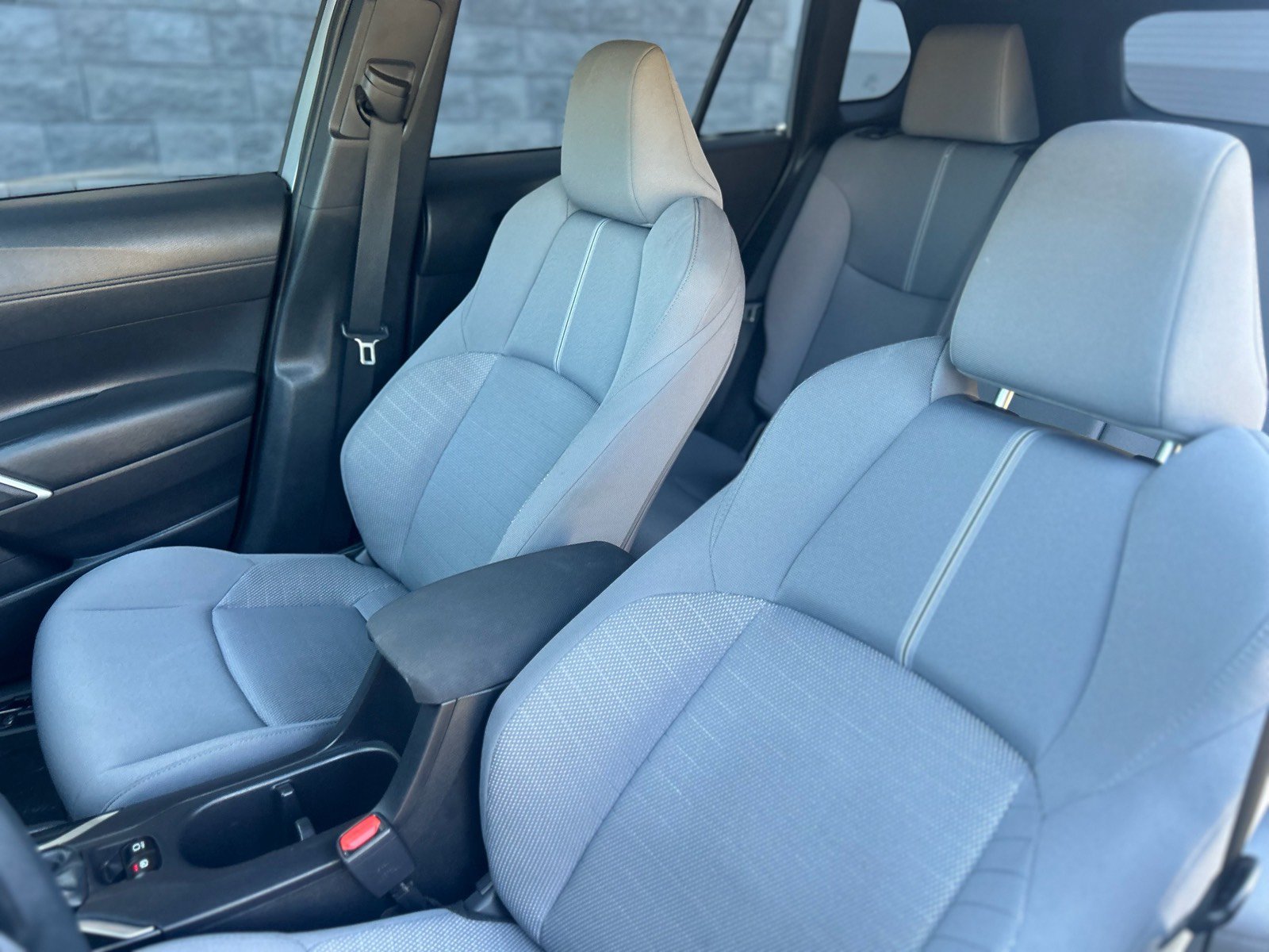 Used 2024 Toyota Corolla Cross AWD Hybrid image 27