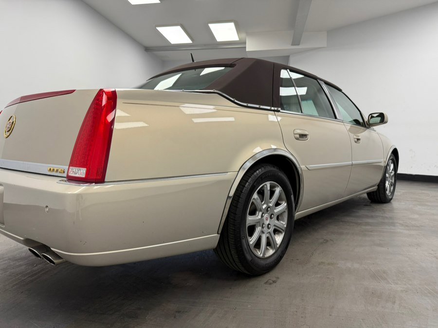 Used 2008 Cadillac DTS w/ Sun And Sound Package image 25
