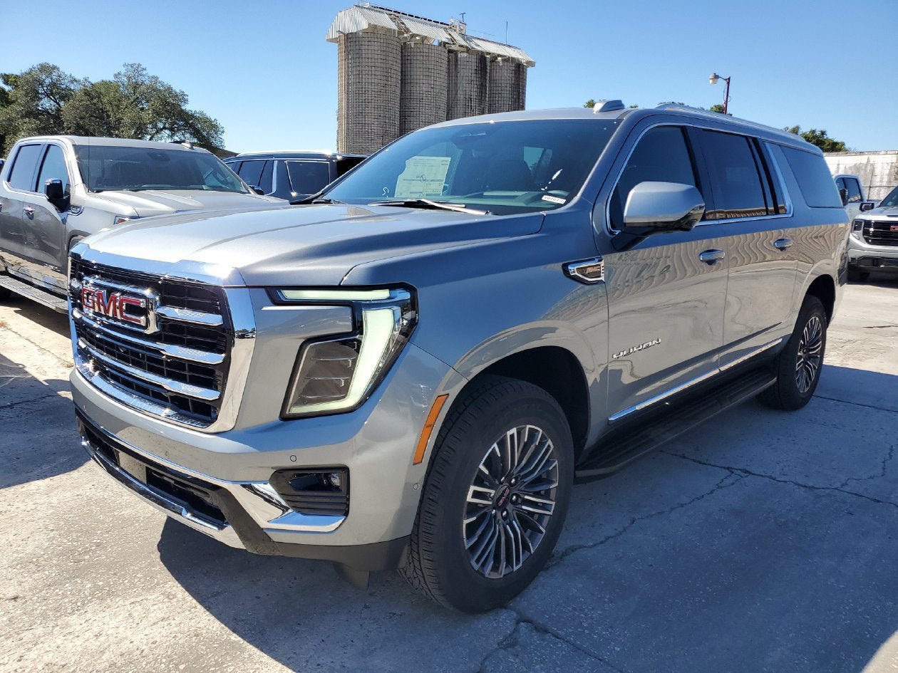 New 2027 GMC Yukon XL Elevation w/ Elevation Preferred Package RWD image 3
