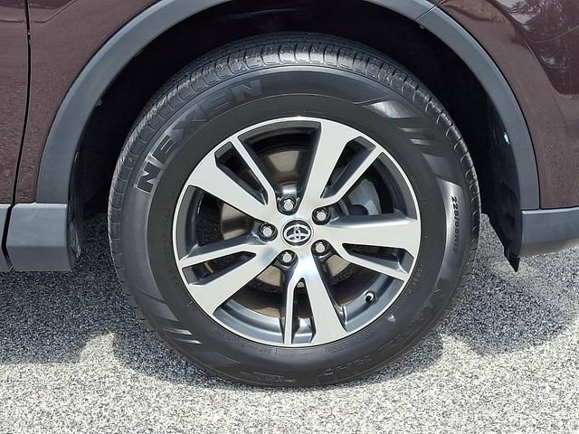 Used 2016 Toyota RAV4 XLE AWD/4WD image 11