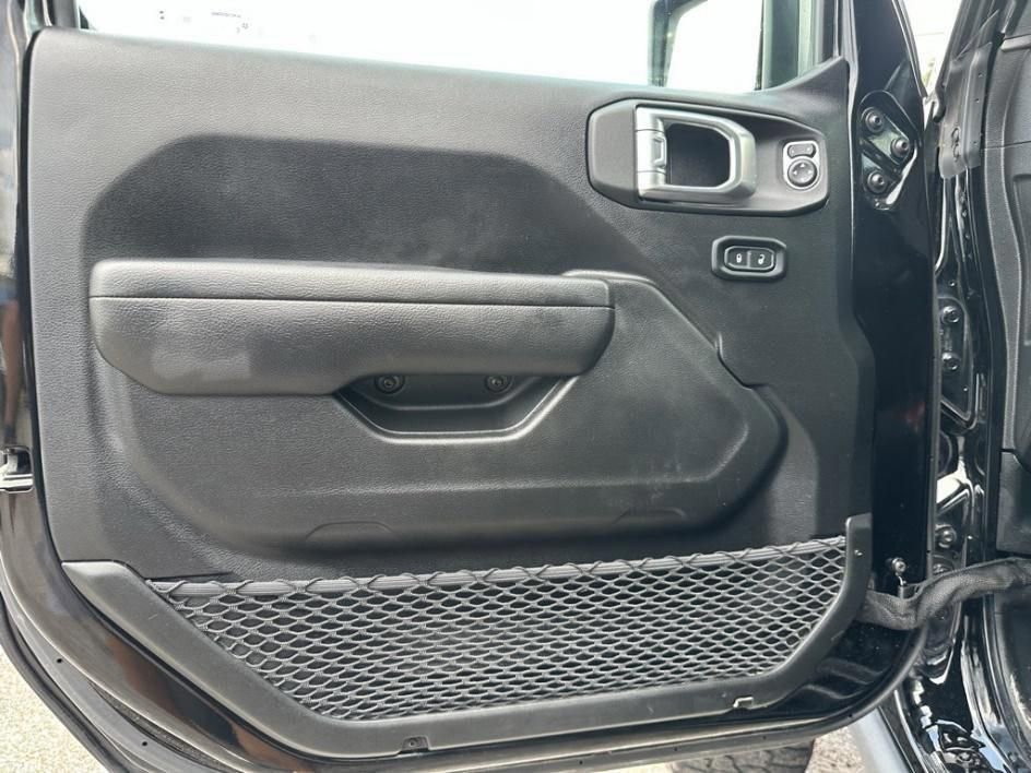 Used 2023 Jeep Wrangler Willys image 8