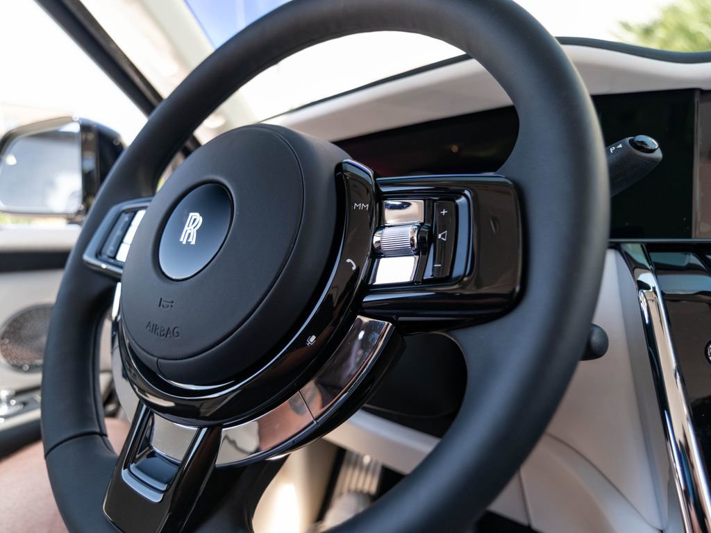 Used 2025 Rolls-Royce Cullinan image 22