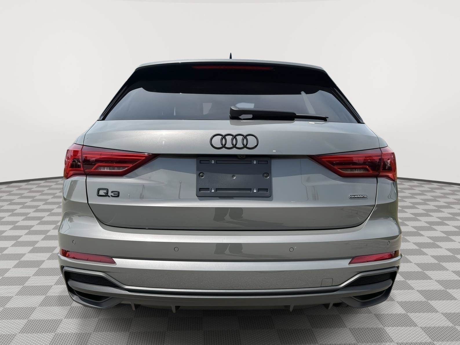 Certified 2025 Audi Q3 2.0T Premium AWD/4WD image 4