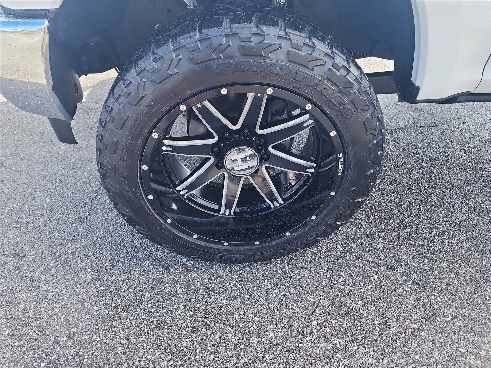 Used 2017 Ford F250 Lariat w/ Lariat Ultimate Package AWD/4WD image 9