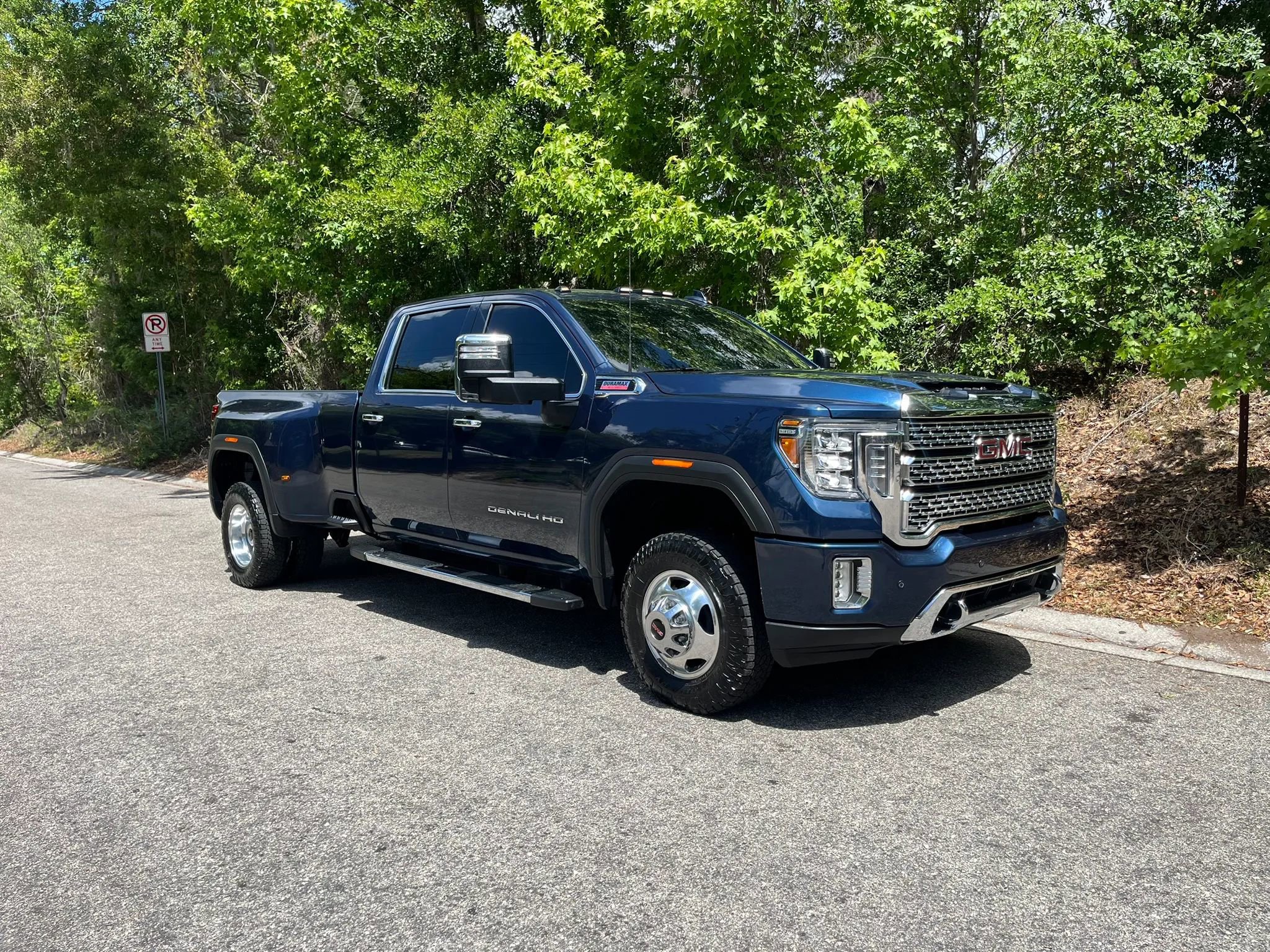 Used 2023 GMC Sierra 3500 Denali w/ Denali Ultimate Package AWD/4WD image 4
