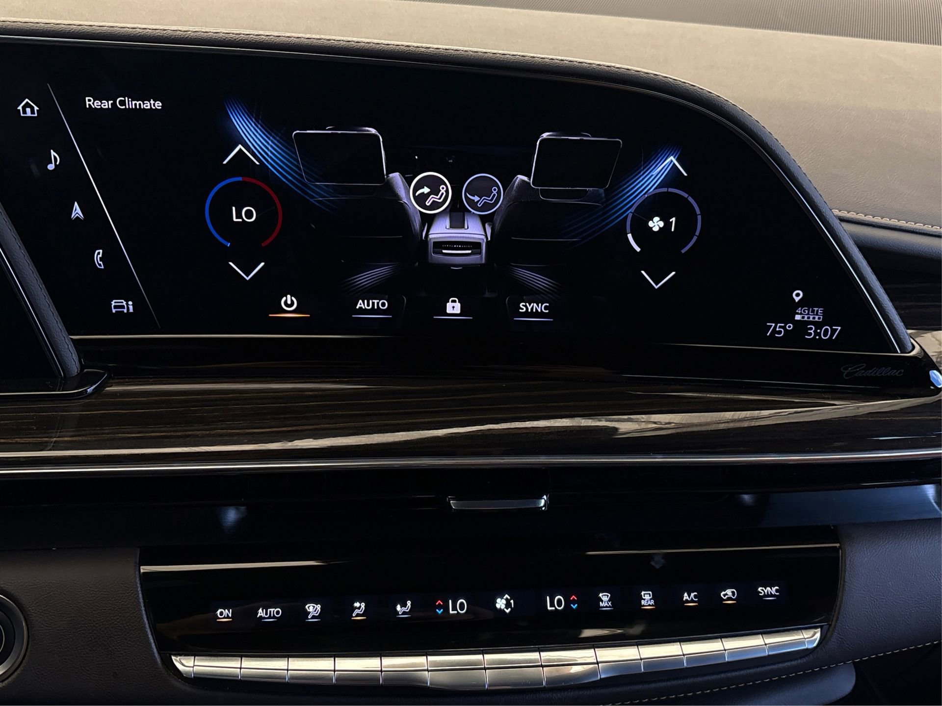 Used 2022 Cadillac Escalade ESV Premium Luxury image 25