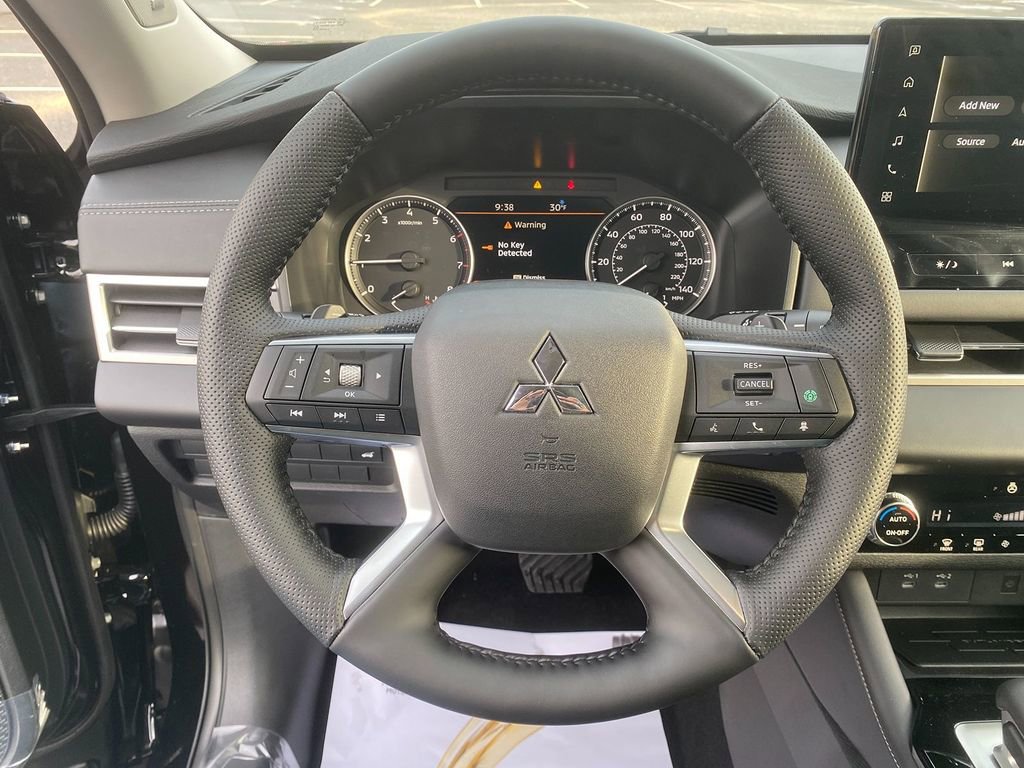 New 2026 Mitsubishi Outlander SE image 15