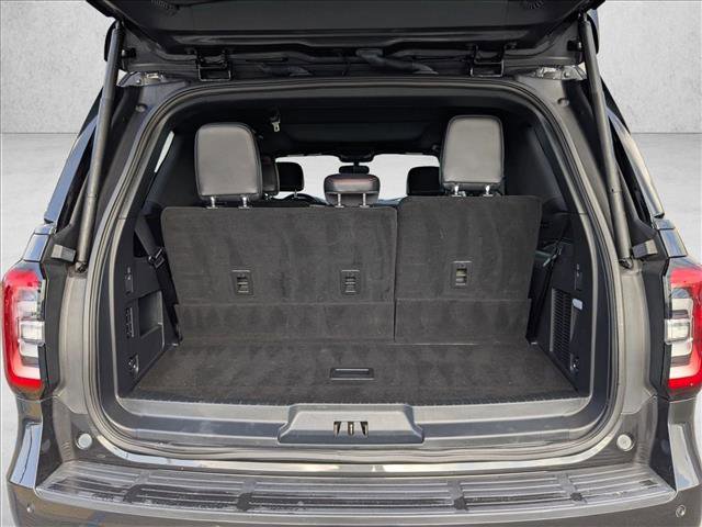 Used 2023 Ford Expedition Limited AWD/4WD image 6