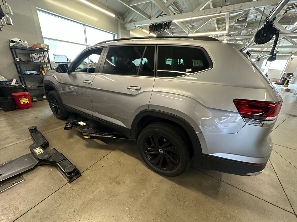Used 2022 Volkswagen Atlas SE w/ Panoramic Sunroof Package AWD/4WD image 4