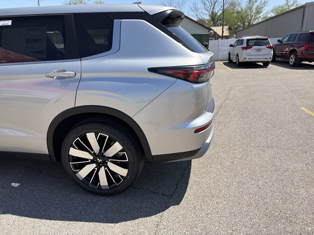 New 2026 Mitsubishi Outlander SE AWD/4WD image 7