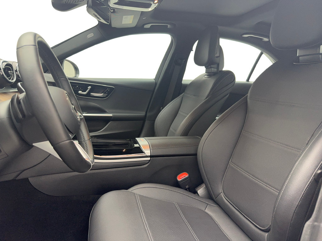 Used 2025 Mercedes-Benz C 300 4MATIC Sedan image 20