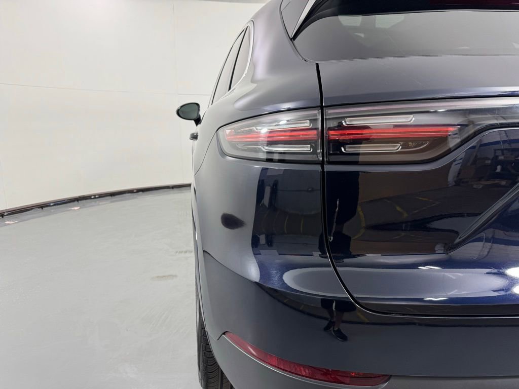 Used 2022 Porsche Cayenne AWD/4WD image 9