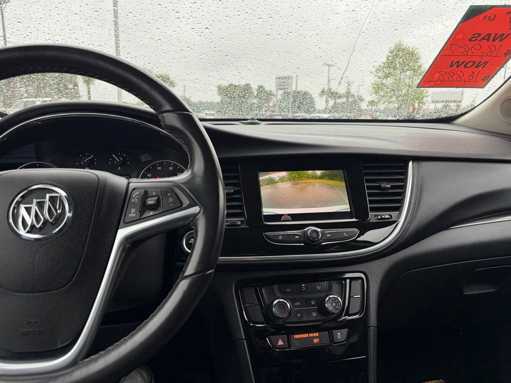Used 2021 Buick Encore Preferred AWD/4WD image 21