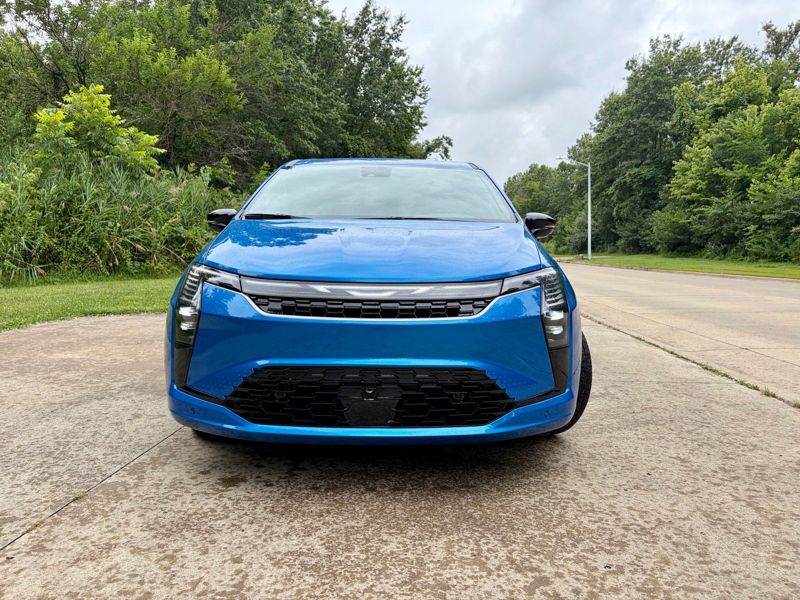 New 2027 Chrysler Pacifica Select FWD image 8