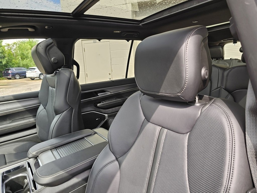New 2025 Jeep Wagoneer Series II w/ Convenience Group I image 37