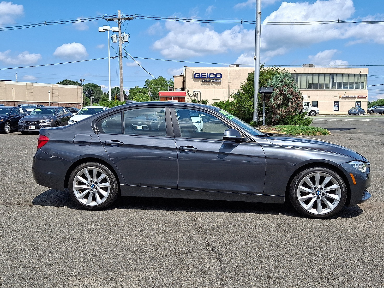 Used 2018 BMW 320i xDrive Sedan w/ Convenience Package AWD/4WD image 8