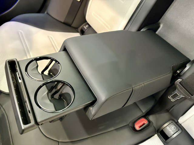 New 2026 Mercedes-Benz E 53 AMG e 4MATIC Sedan image 29