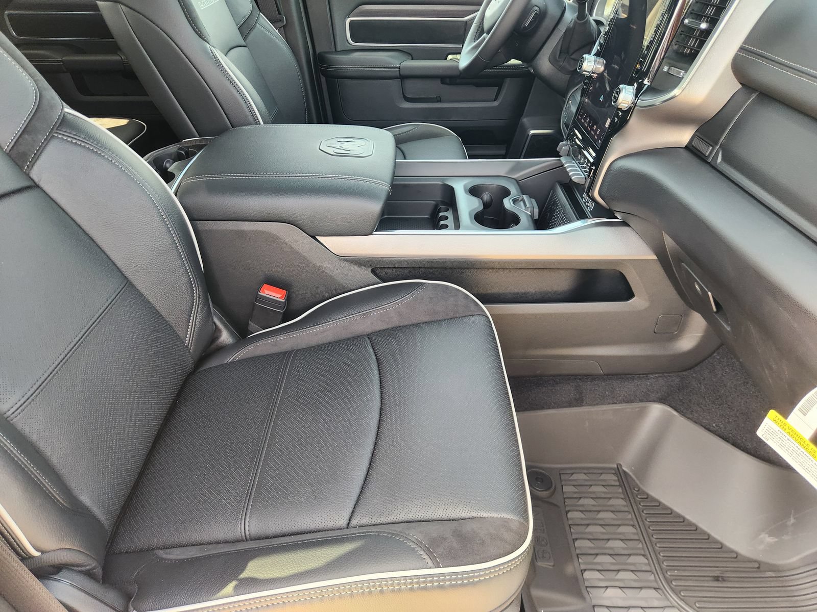 New 2026 RAM 3500 Laramie w/ Towing Technology Group AWD/4WD image 13