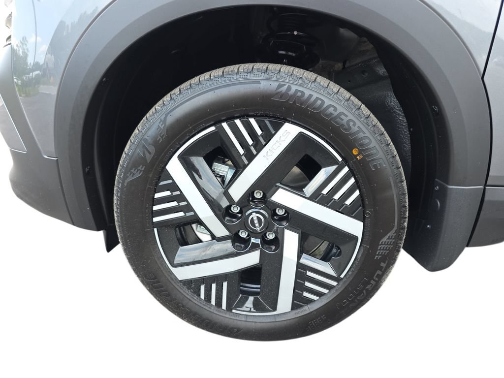 New 2026 Nissan Kicks SV w/ SV Premium Package FWD image 31