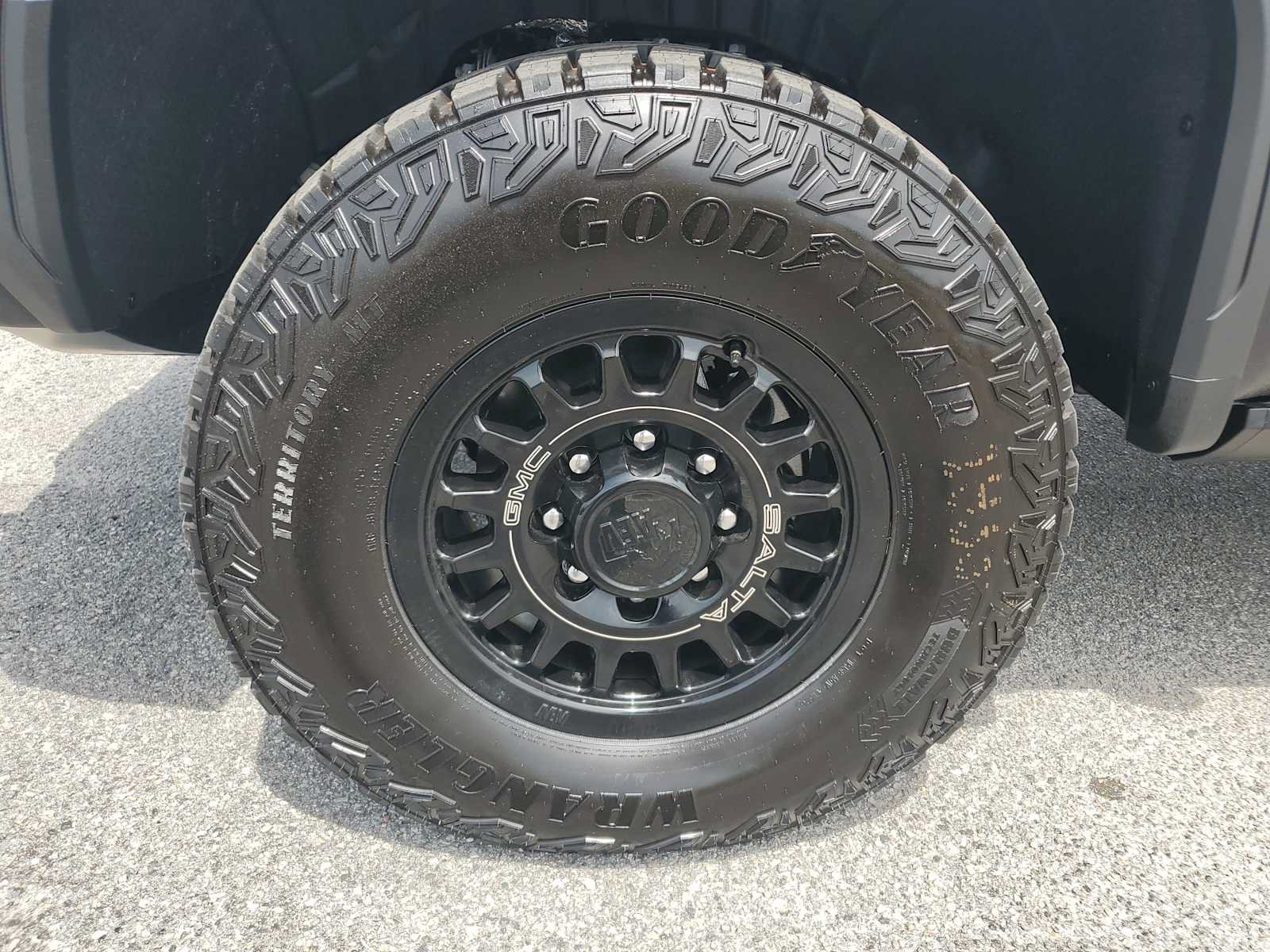 New 2026 GMC Sierra 2500 AT4X w/ AT4X AEV Edition AWD/4WD image 13