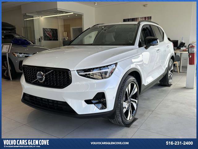 New 2025 Volvo XC40 B5 Ultra w/ Protection Package Premier image 6