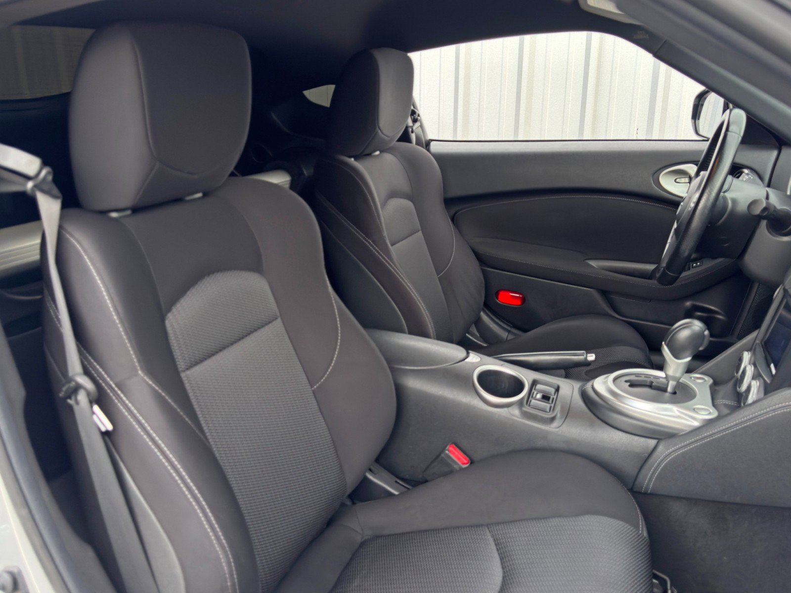 Used 2020 Nissan 370Z Coupe image 30