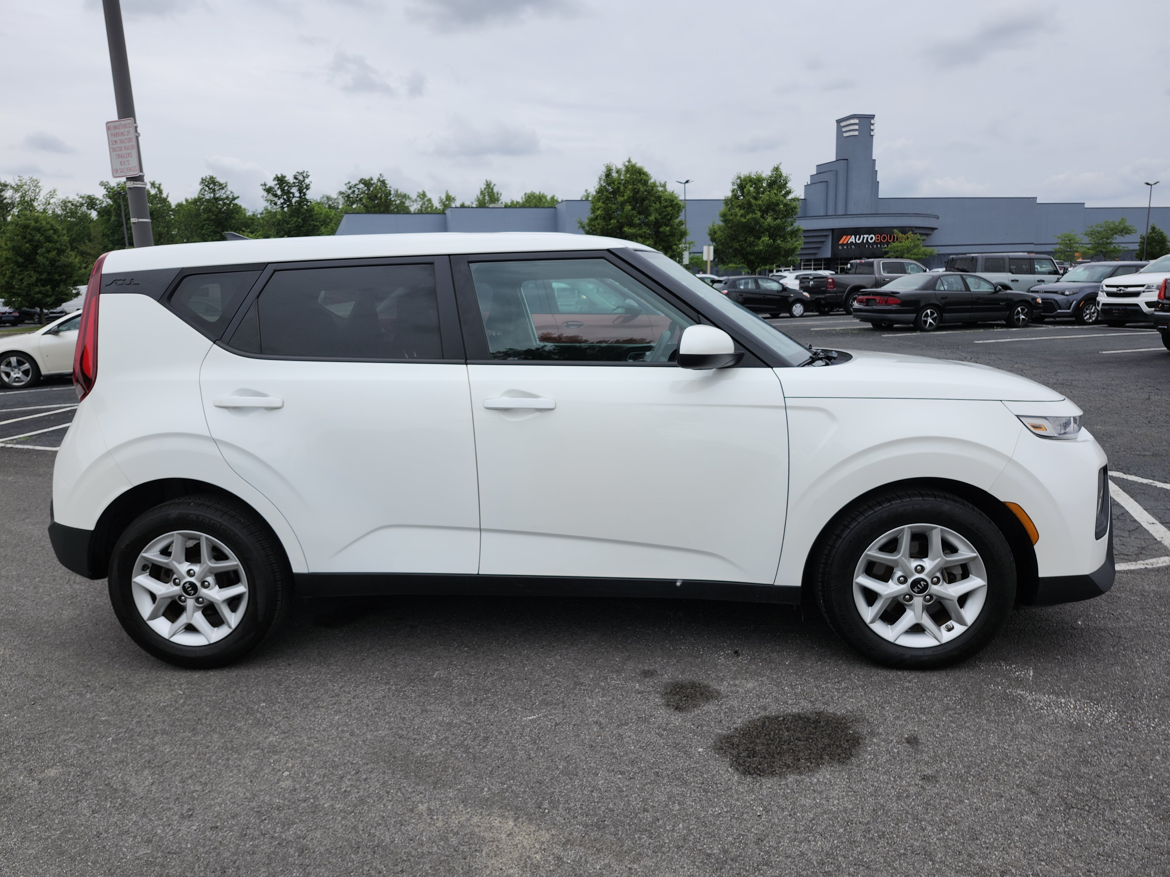 Used 2021 Kia Soul S FWD image 16